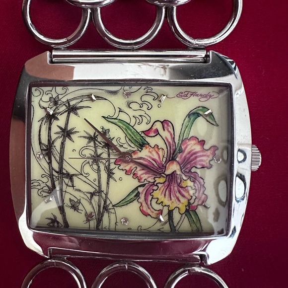 Ed Hardy Flower Dial Silver Tone Case Chain Link Style Band Watch 7 Inch - Picture 13 of 13